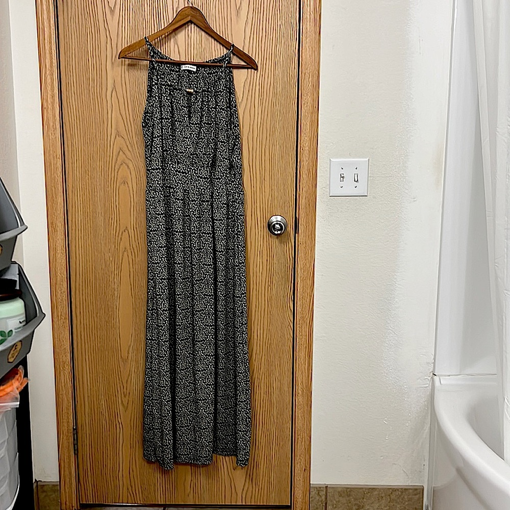 Jon & Anna XL long sleeveless dress.